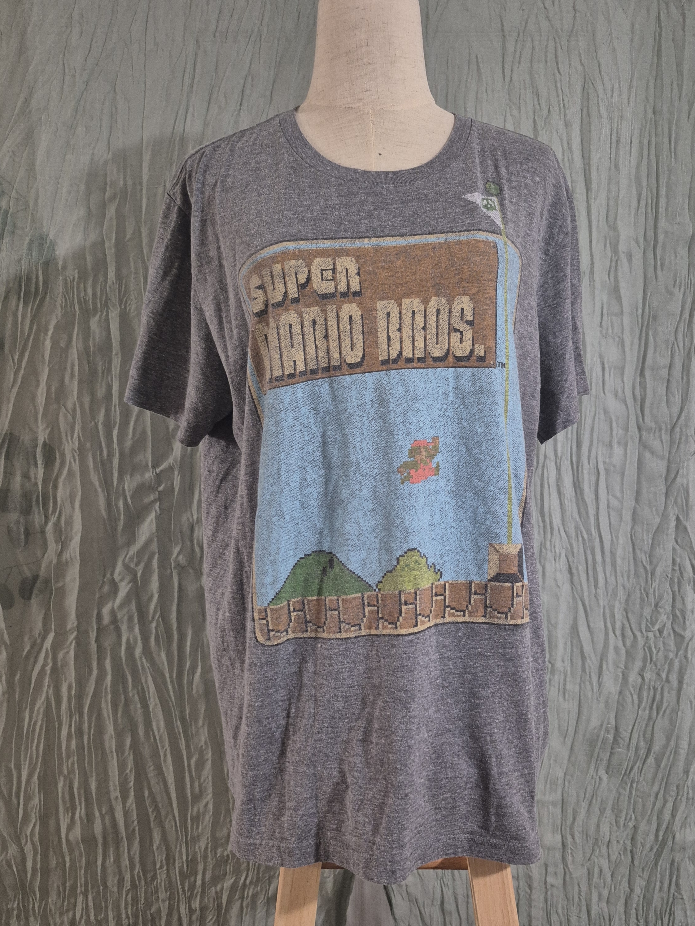 Old Navy Gray Super Mario Bros. Graphic Tee